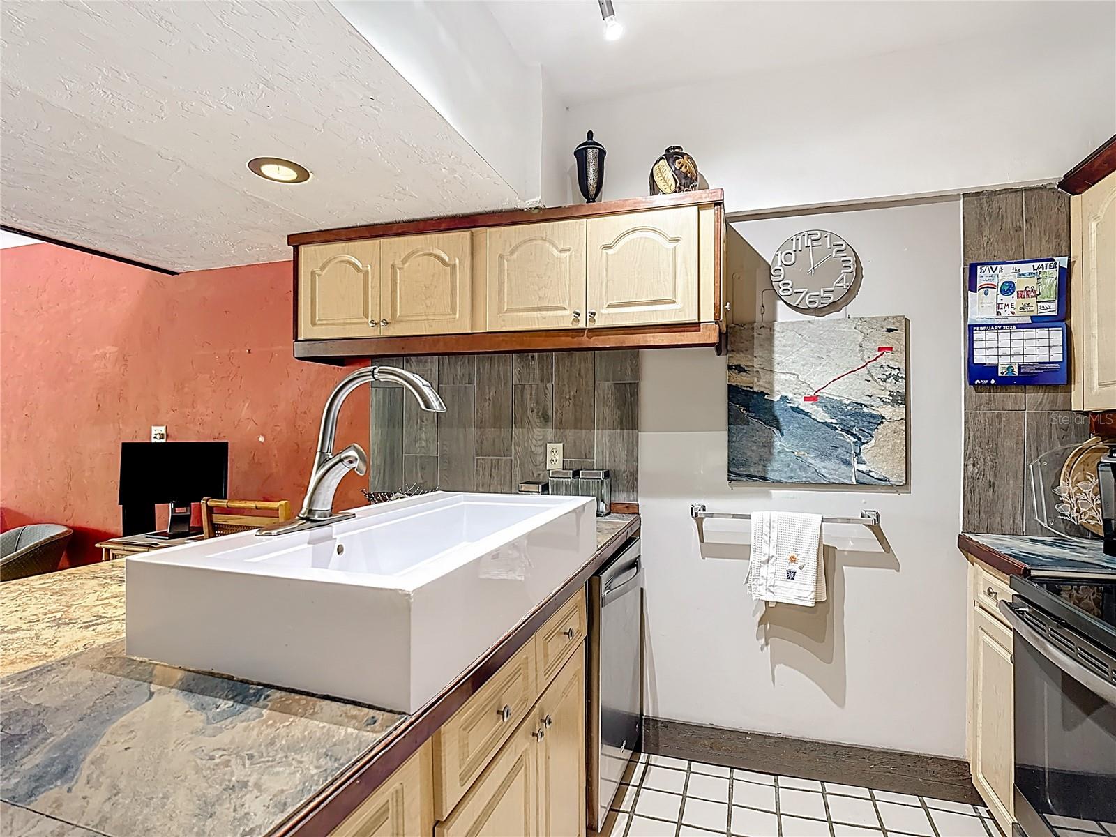 GRENELEFE ABBEY COURT CONDO - Residential