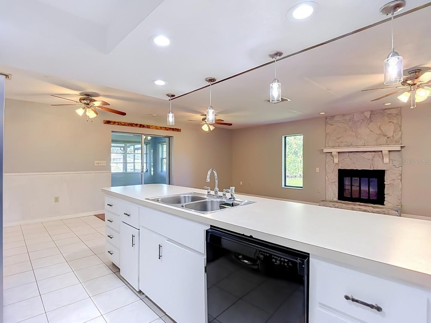 4045 SAIL DRIVE