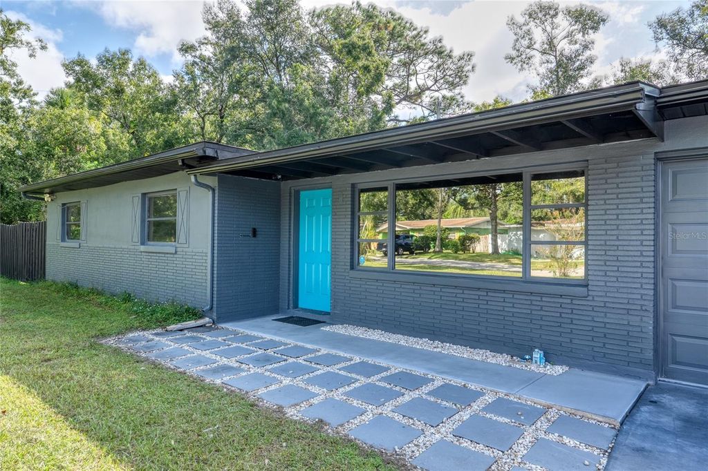 Photo of 2106 W Minnehaha Street, Tampa, FL 33604 (MLS # TB8430749)