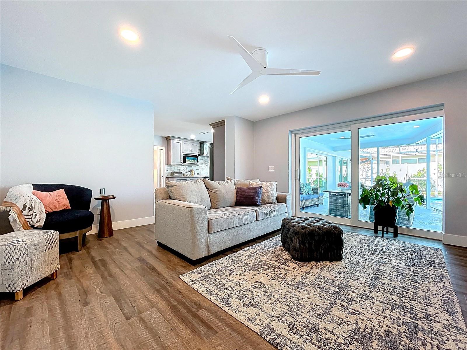 HILLCREST MANOR - Residential