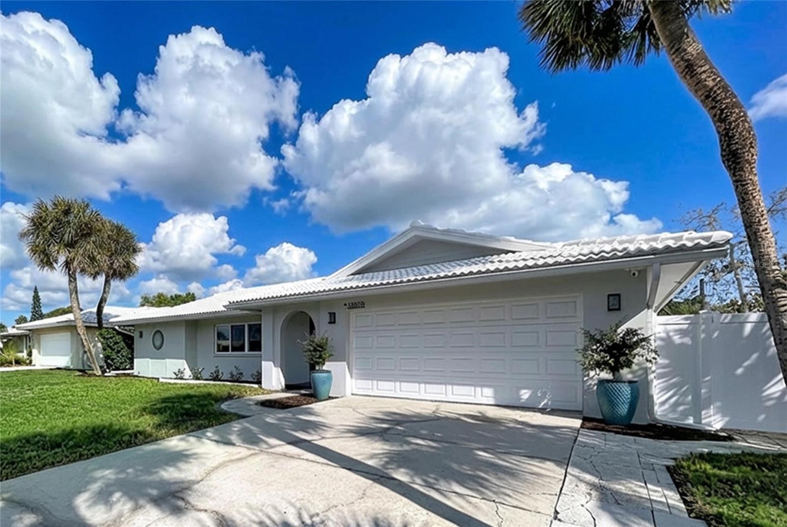 HILLCREST MANOR - Residential