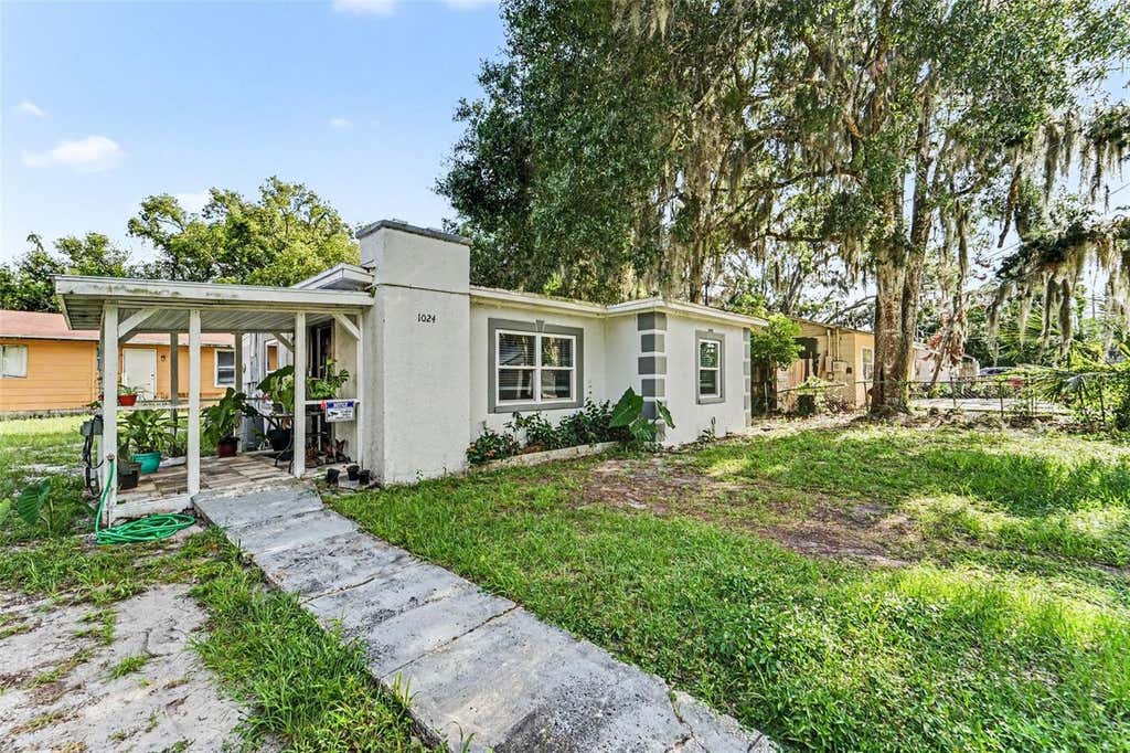 Photo of 1024 Grant Avenue, Mount Dora, FL 32757 (MLS # O6415224)