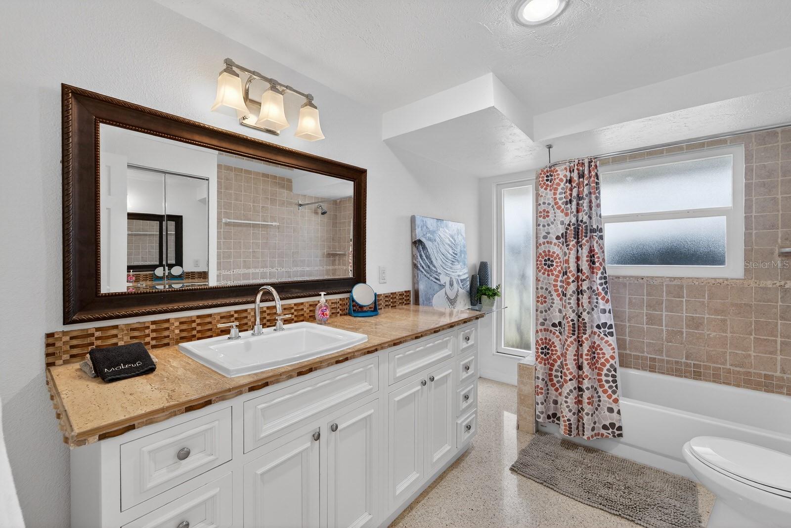 SHADOW LAKES - Residential