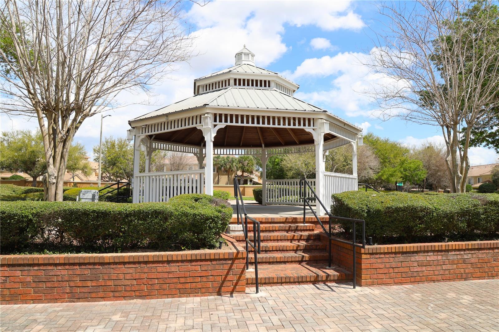 HAMPTONS/METROWEST CONDO - Residential