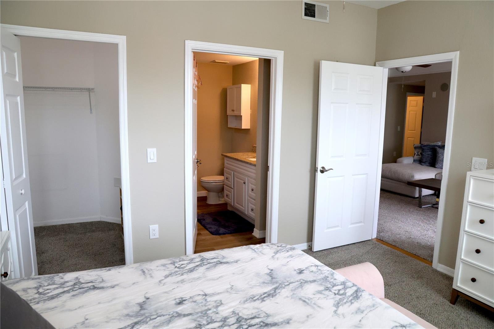 HAMPTONS/METROWEST CONDO - Residential