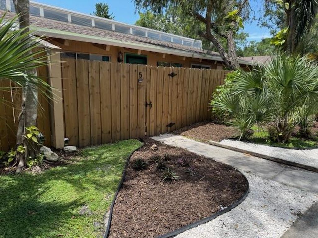 Photo of 500 N Jefferson Avenue #G5, Sarasota, FL 34237 (MLS # A4654090)
