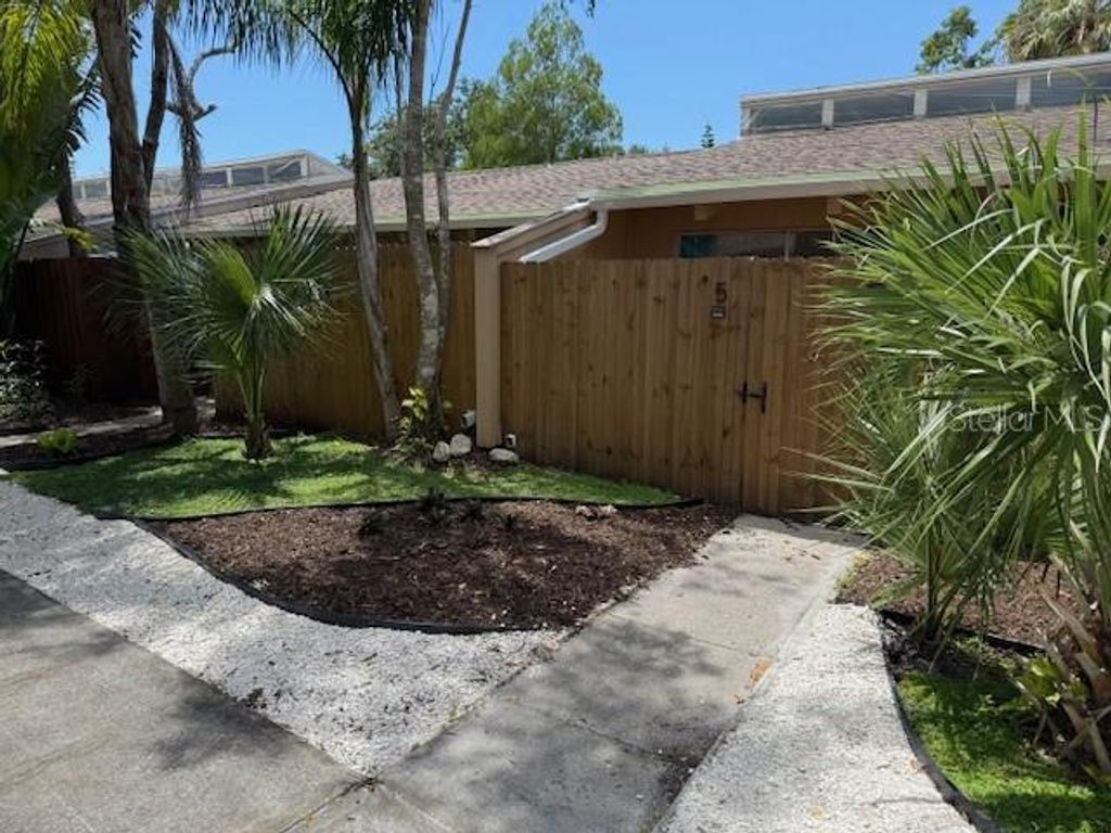 Photo of 500 N Jefferson Avenue #G5, Sarasota, FL 34237 (MLS # A4654090)