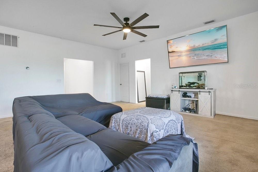 HIDDEN LAKE PRESERVE - Residential