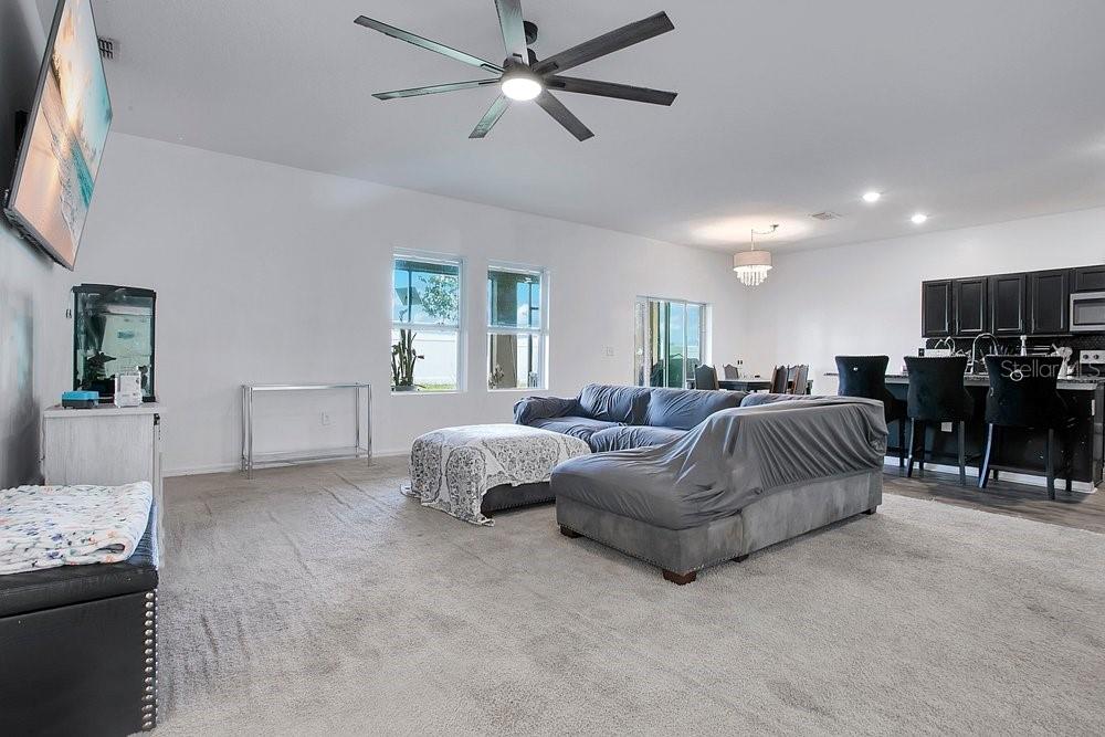 HIDDEN LAKE PRESERVE - Residential