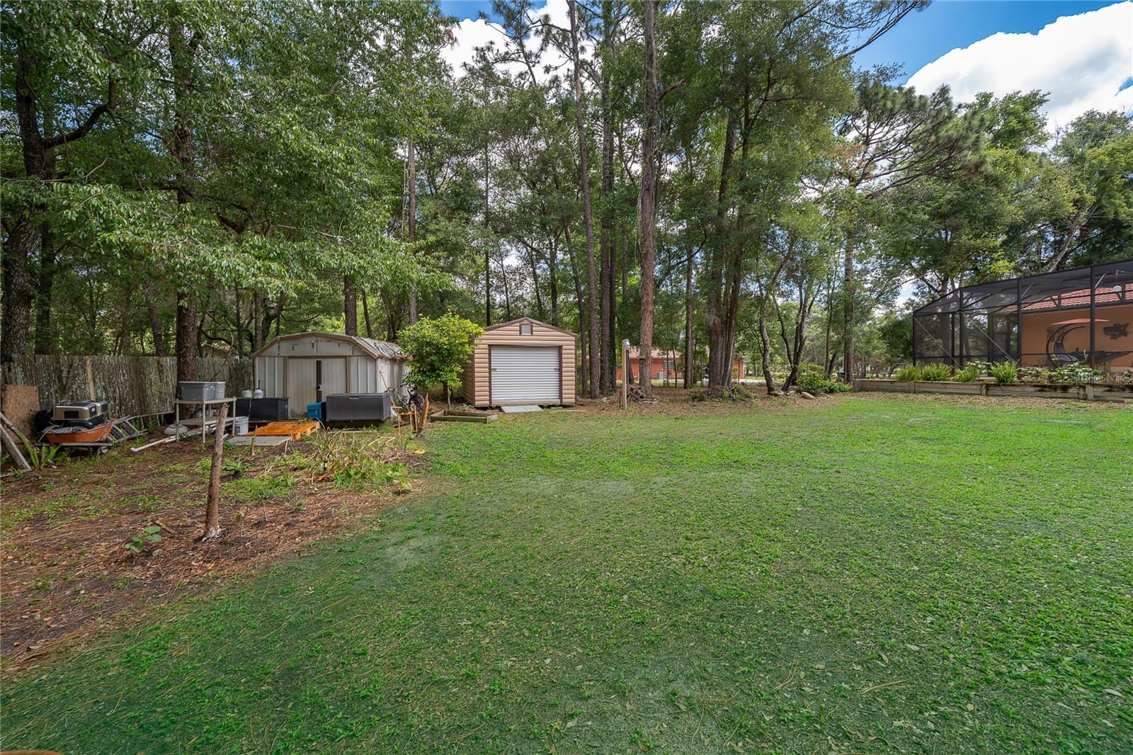 COUNTRY ESTATES - Residential