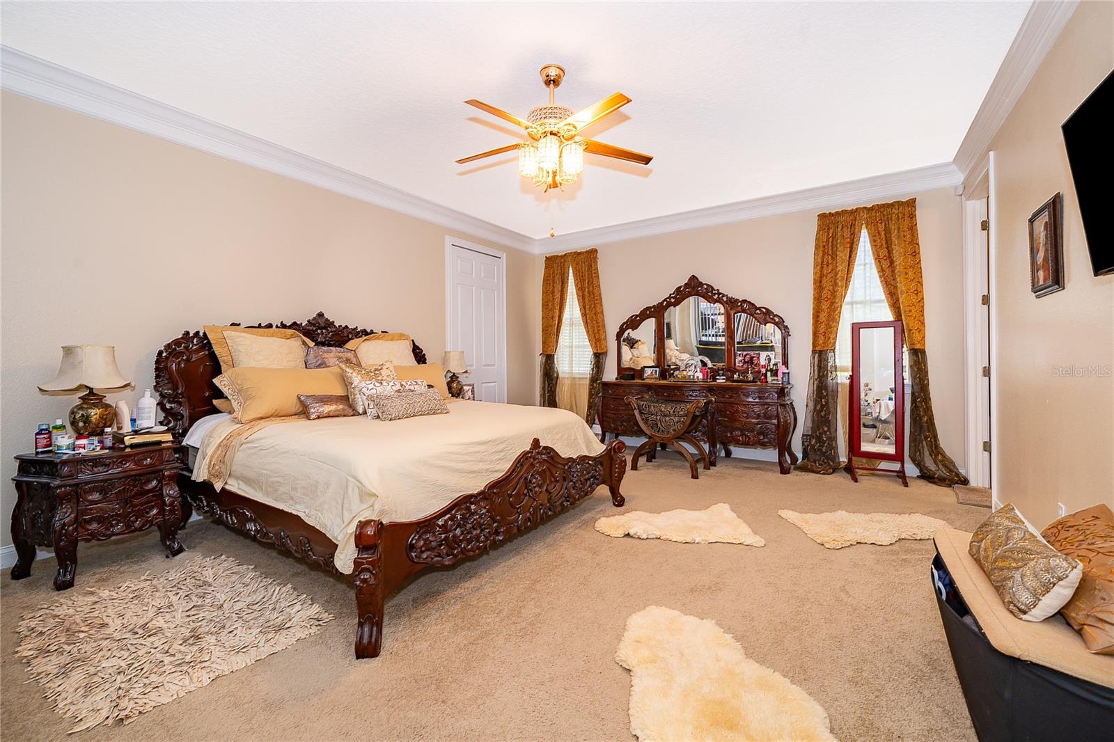 COUNTRY ESTATES - Residential
