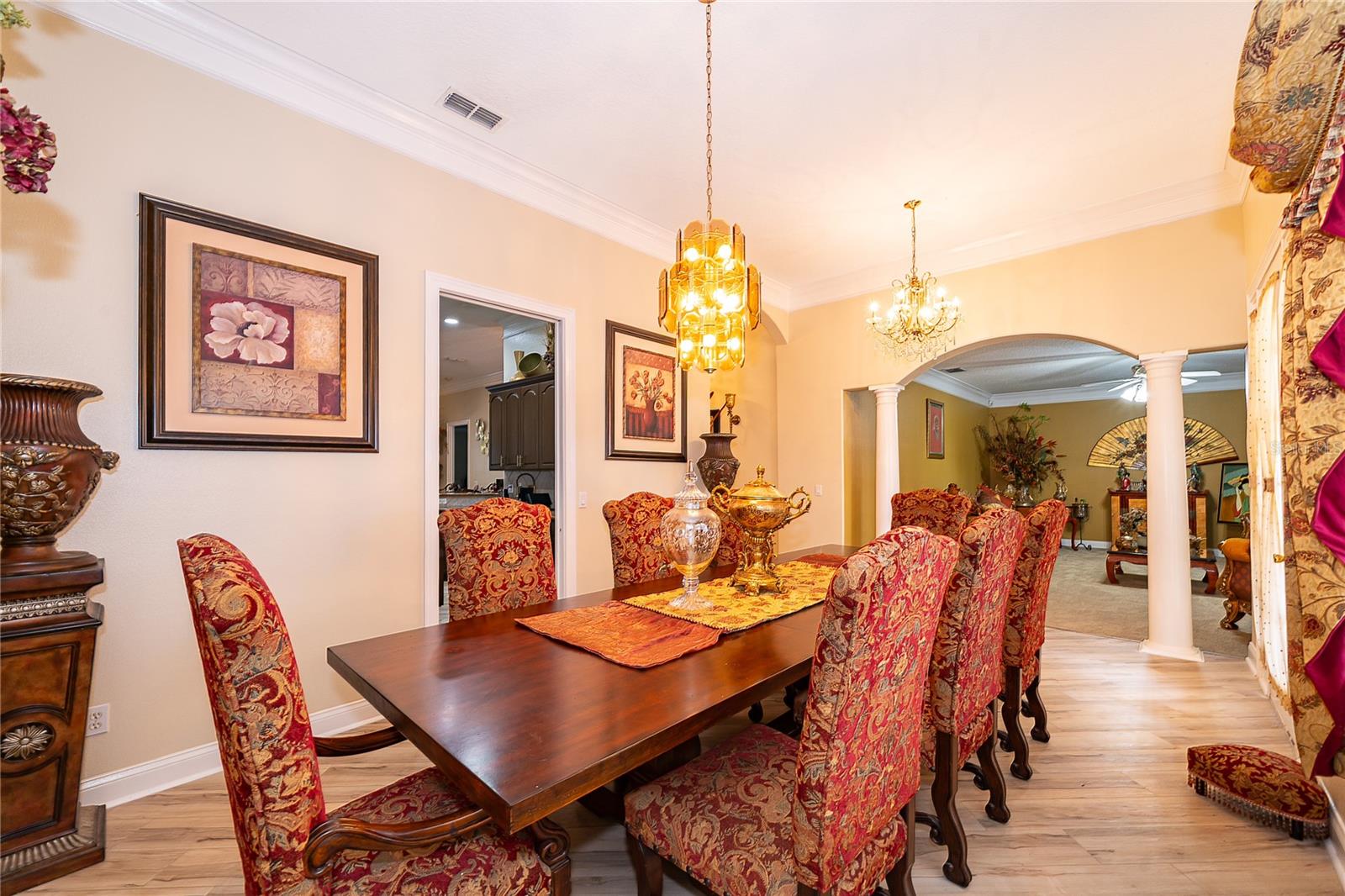 COUNTRY ESTATES - Residential