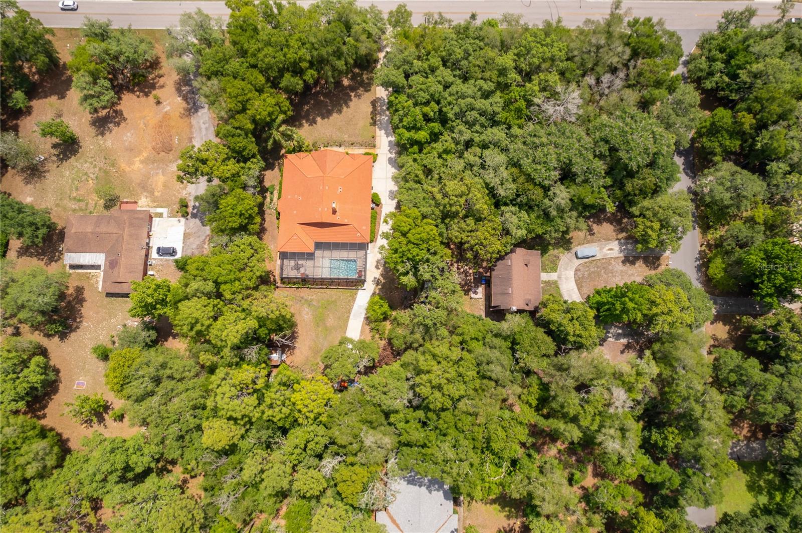 COUNTRY ESTATES - Residential