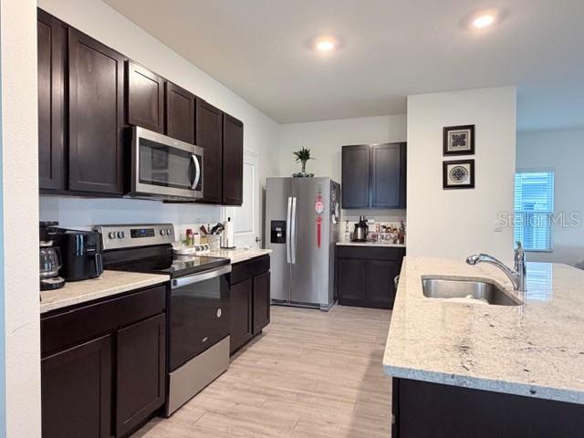 OAKS PRESERVE PH 1 PB 37 PG 66 - Residential Lease