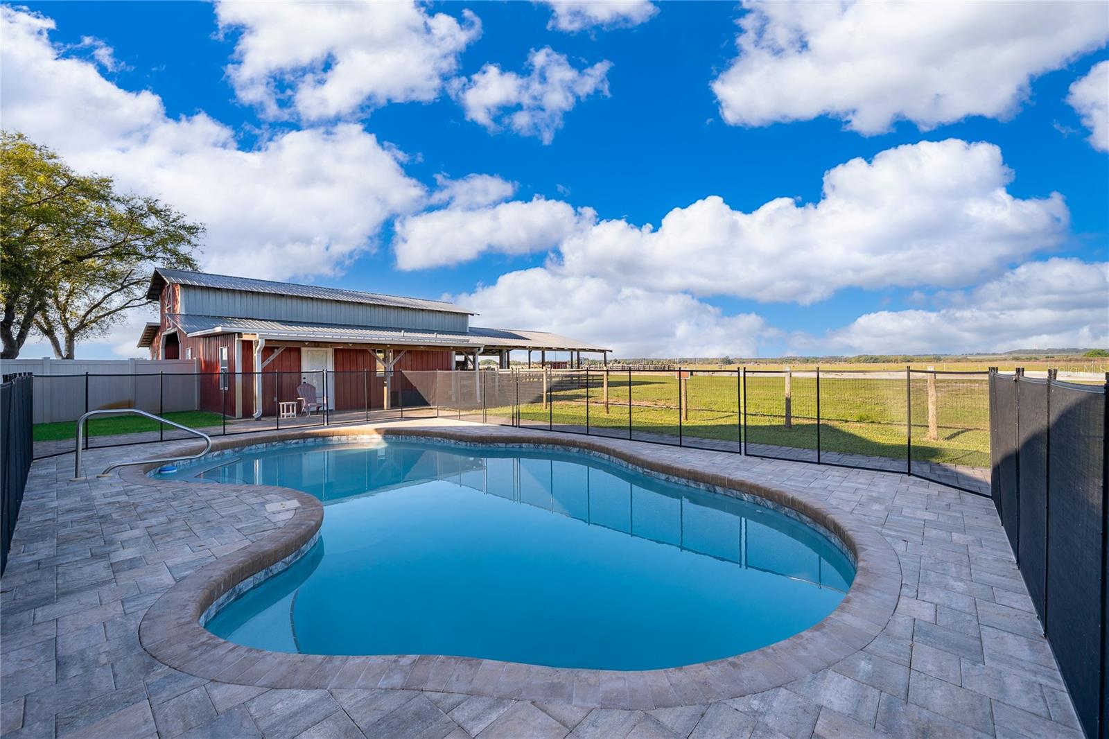 MAMMOTH GROVE - Residential