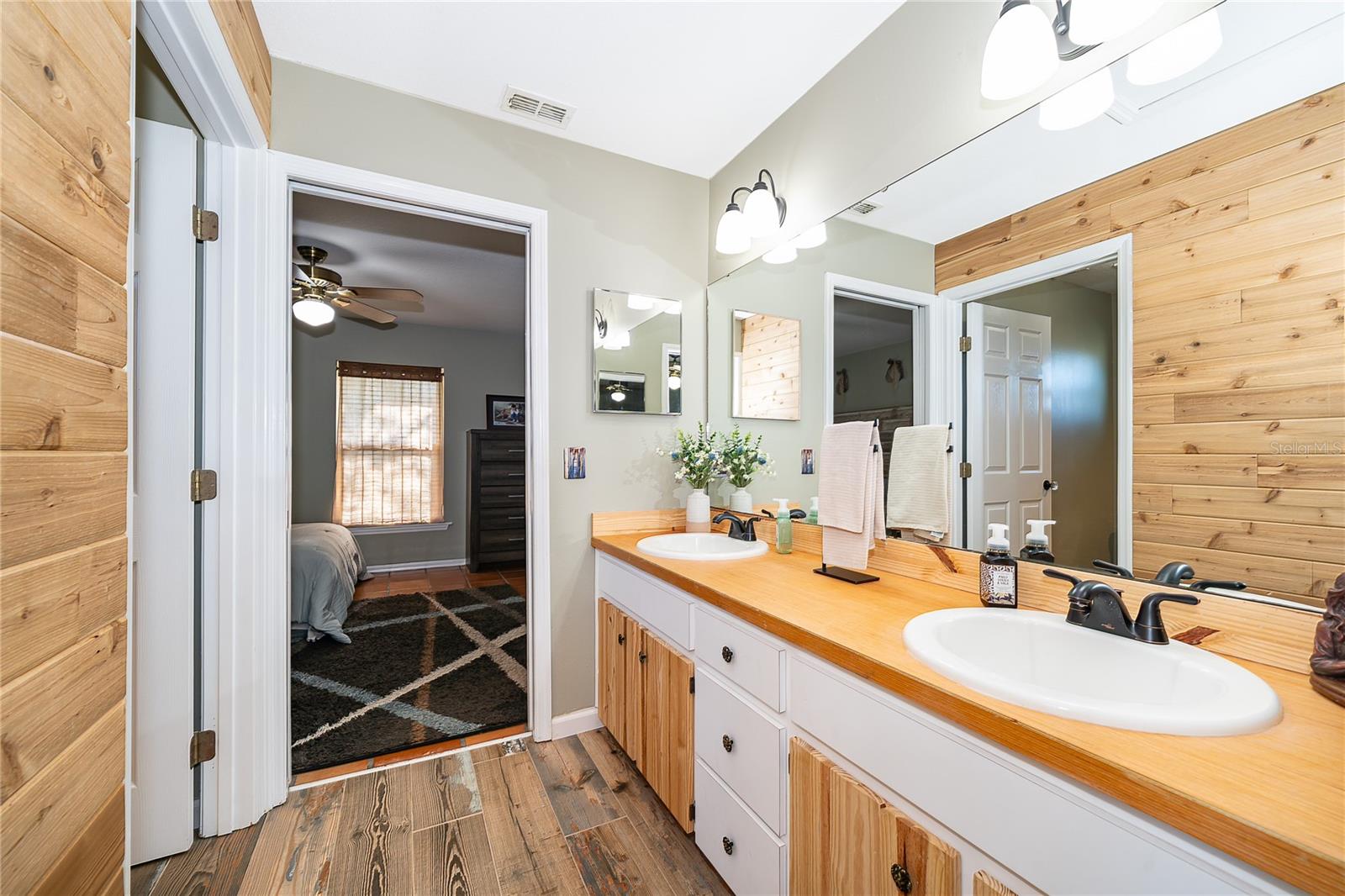 MAMMOTH GROVE - Residential