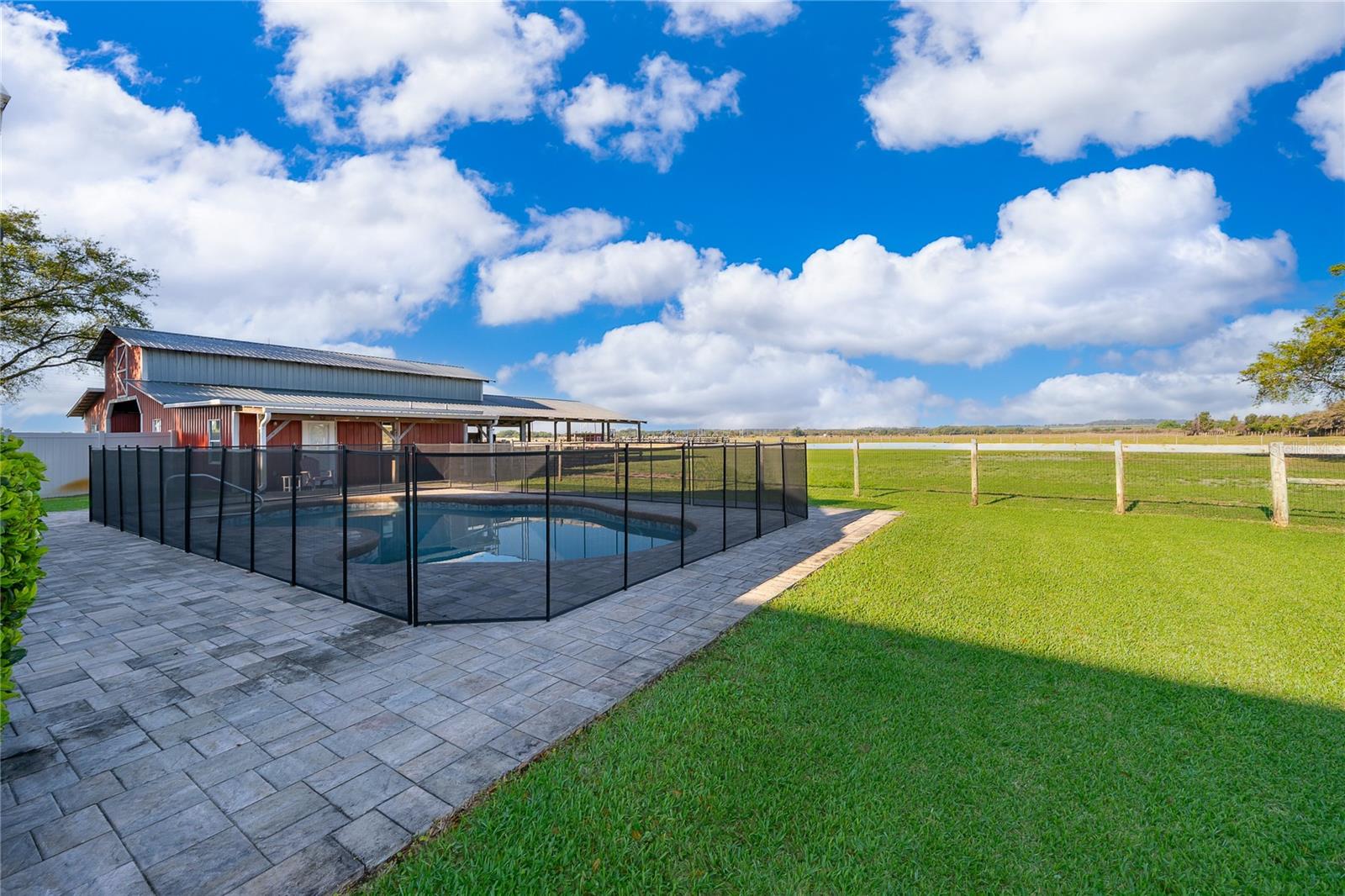 MAMMOTH GROVE - Residential