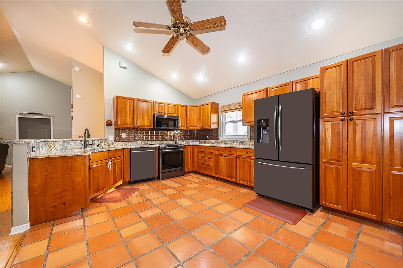 MAMMOTH GROVE - Residential