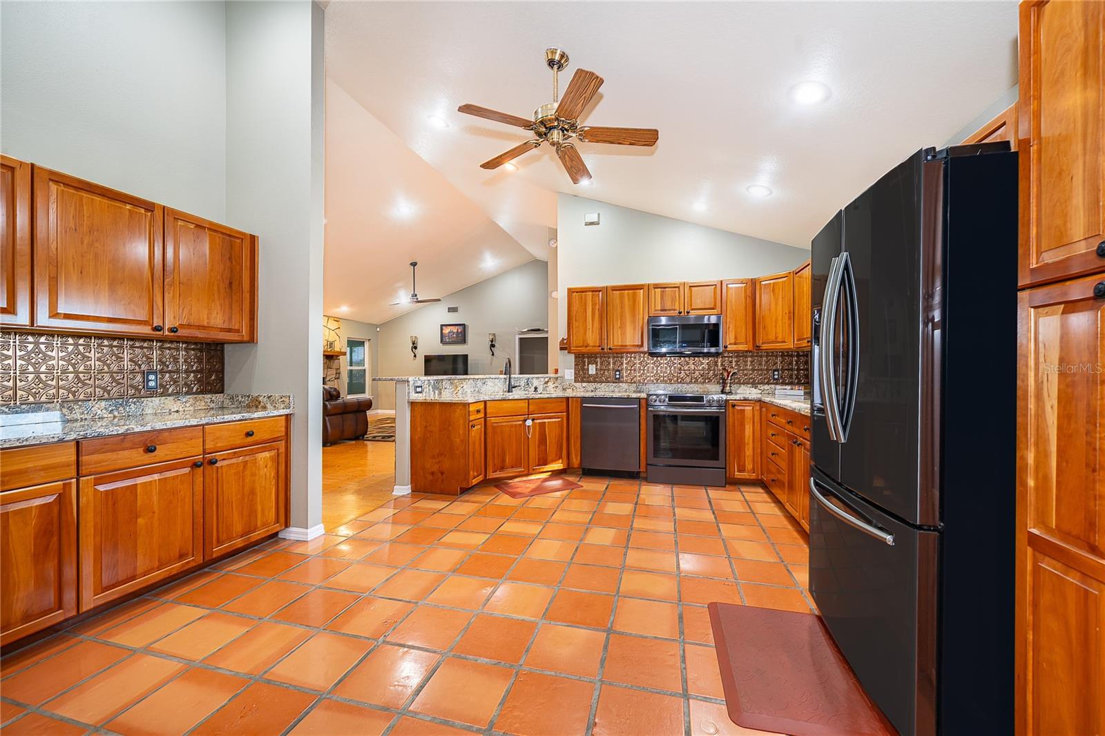 MAMMOTH GROVE - Residential