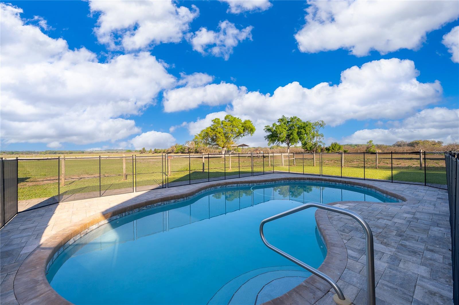 MAMMOTH GROVE - Residential