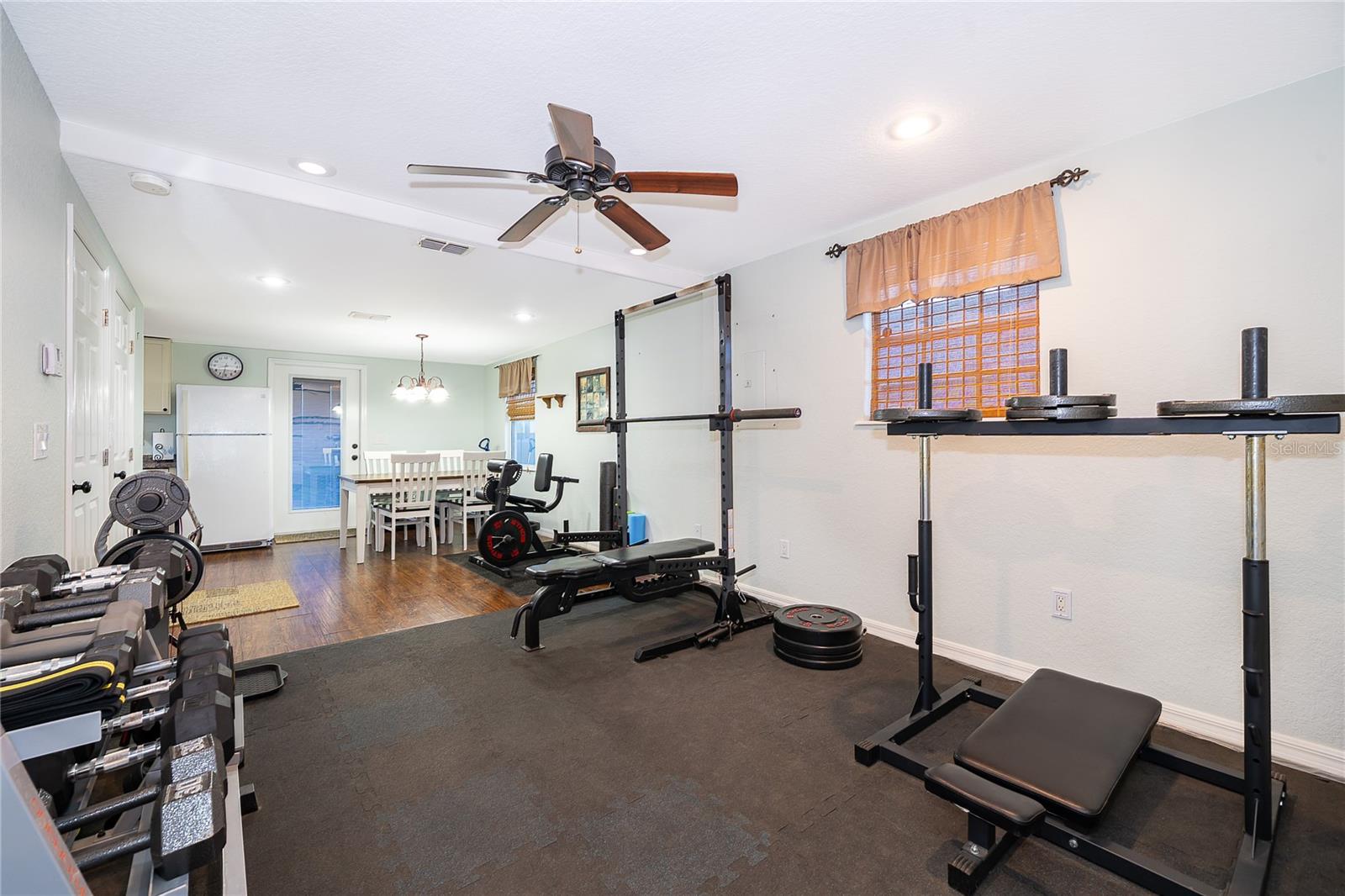 MAMMOTH GROVE - Residential