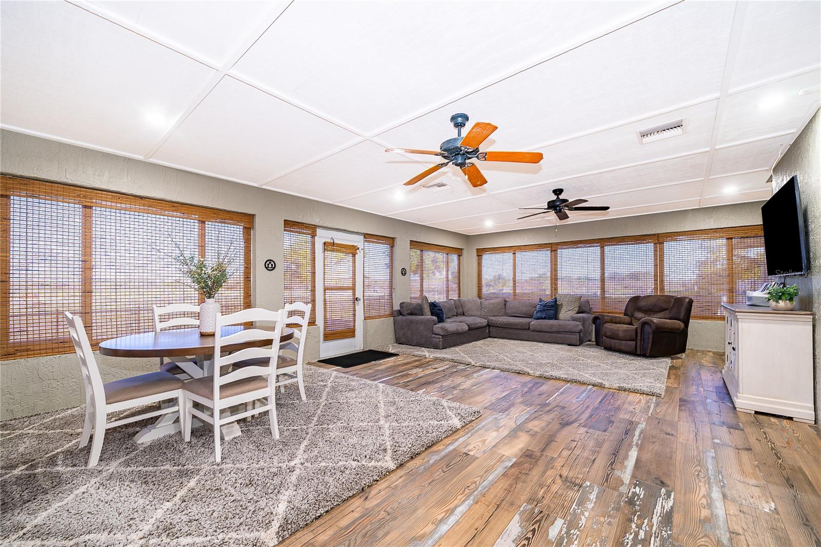 MAMMOTH GROVE - Residential