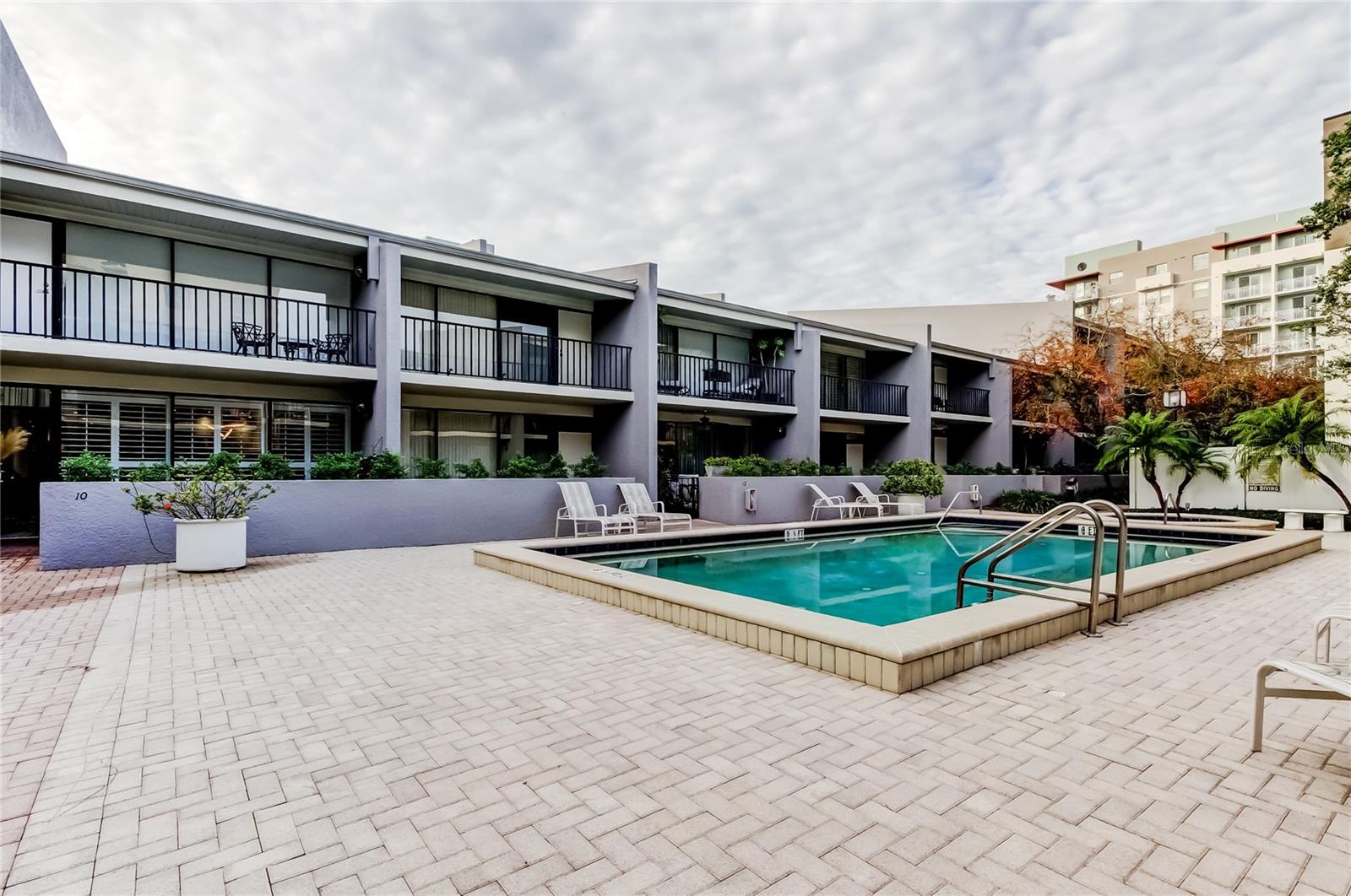 FAREHAM SQUARE CONDO - Residential