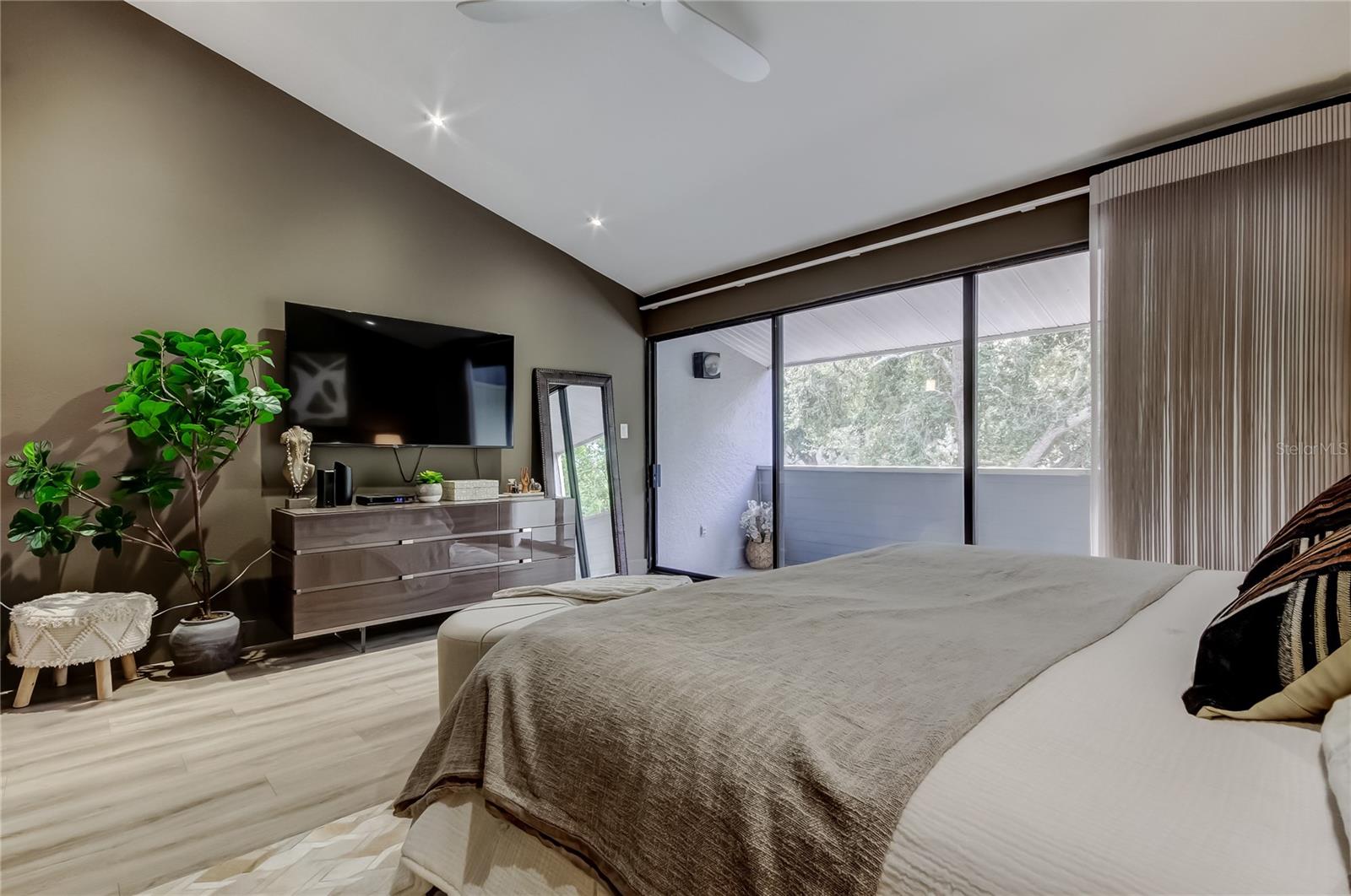 FAREHAM SQUARE CONDO - Residential