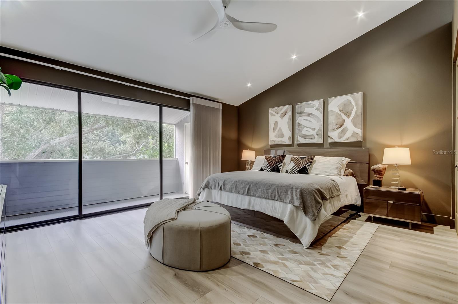 FAREHAM SQUARE CONDO - Residential