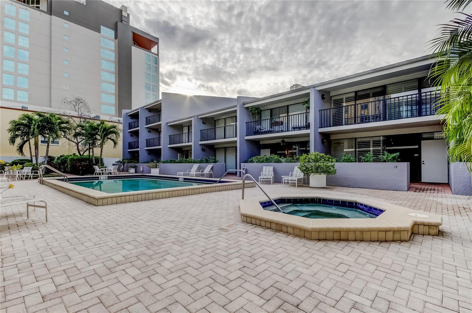 FAREHAM SQUARE CONDO - Residential