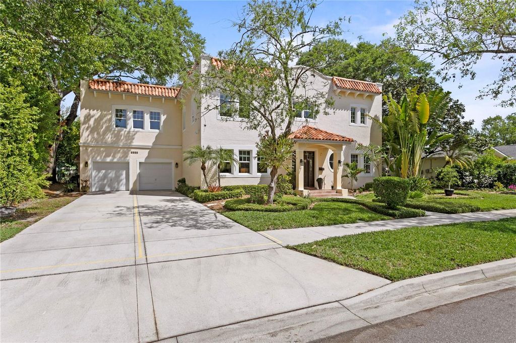 Photo of 4115 W Barcelona Street, Tampa, FL 33629 (MLS # TB8481417)