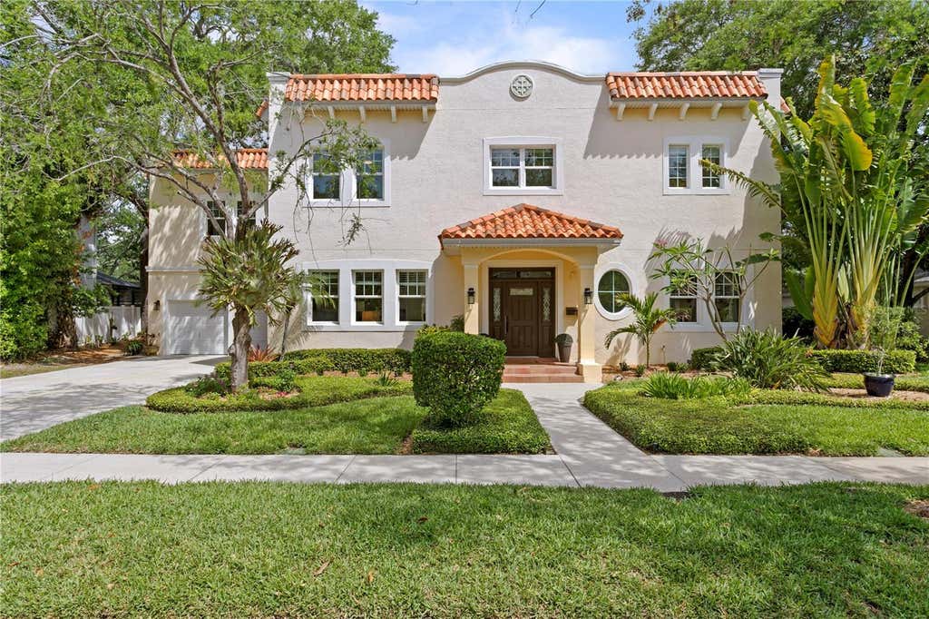 Photo of 4115 W Barcelona Street, Tampa, FL 33629 (MLS # TB8481417)