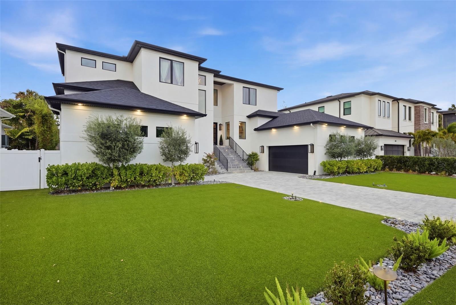 4815 W SUNSET BOULEVARD