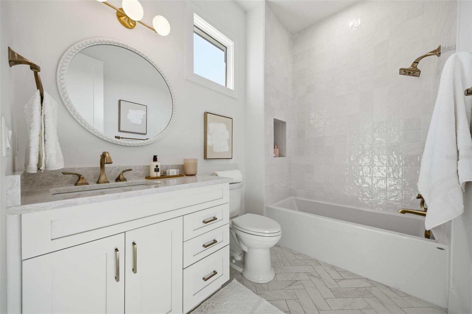 SUNSET PARK - Residential