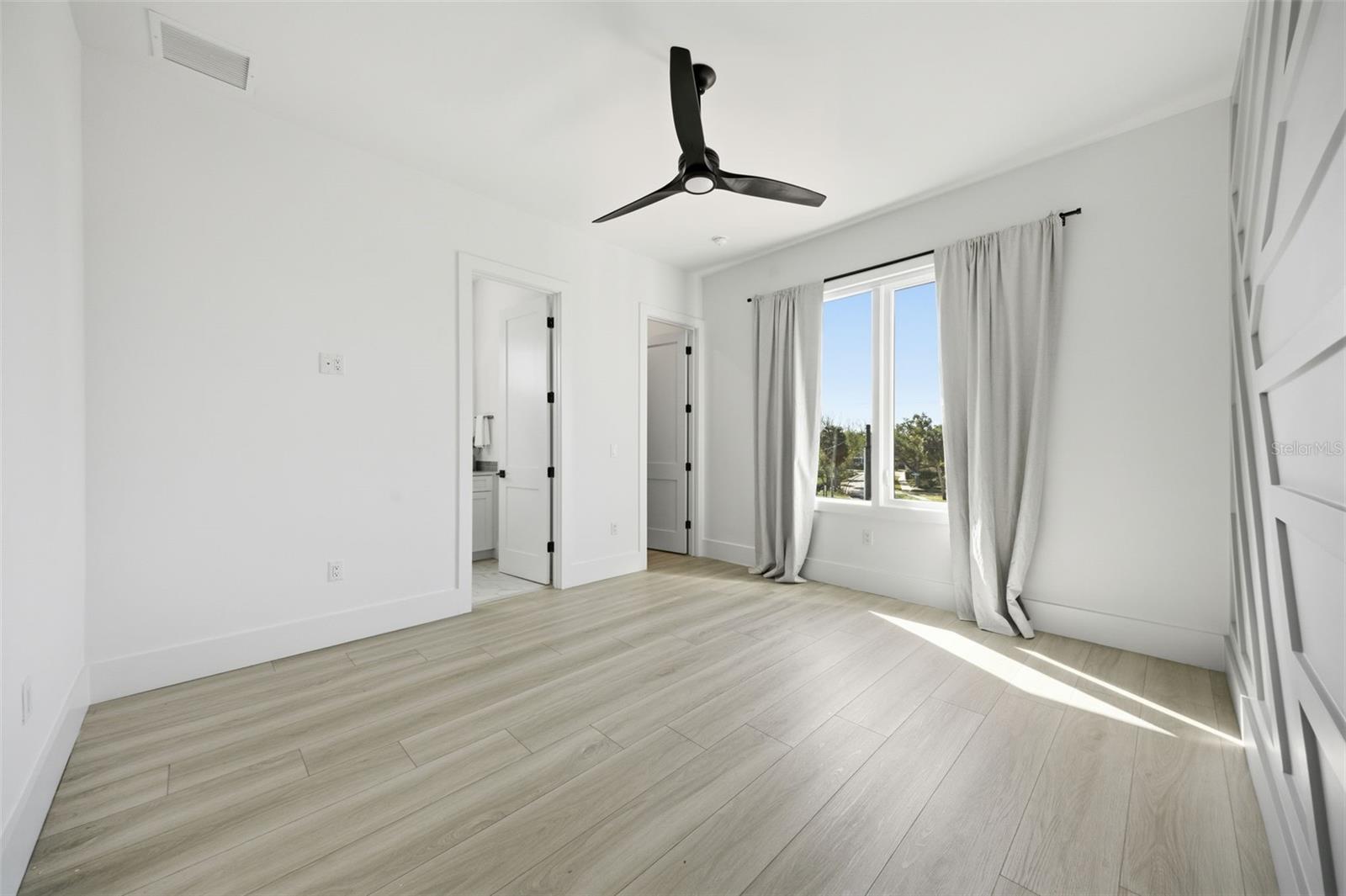 SUNSET PARK - Residential