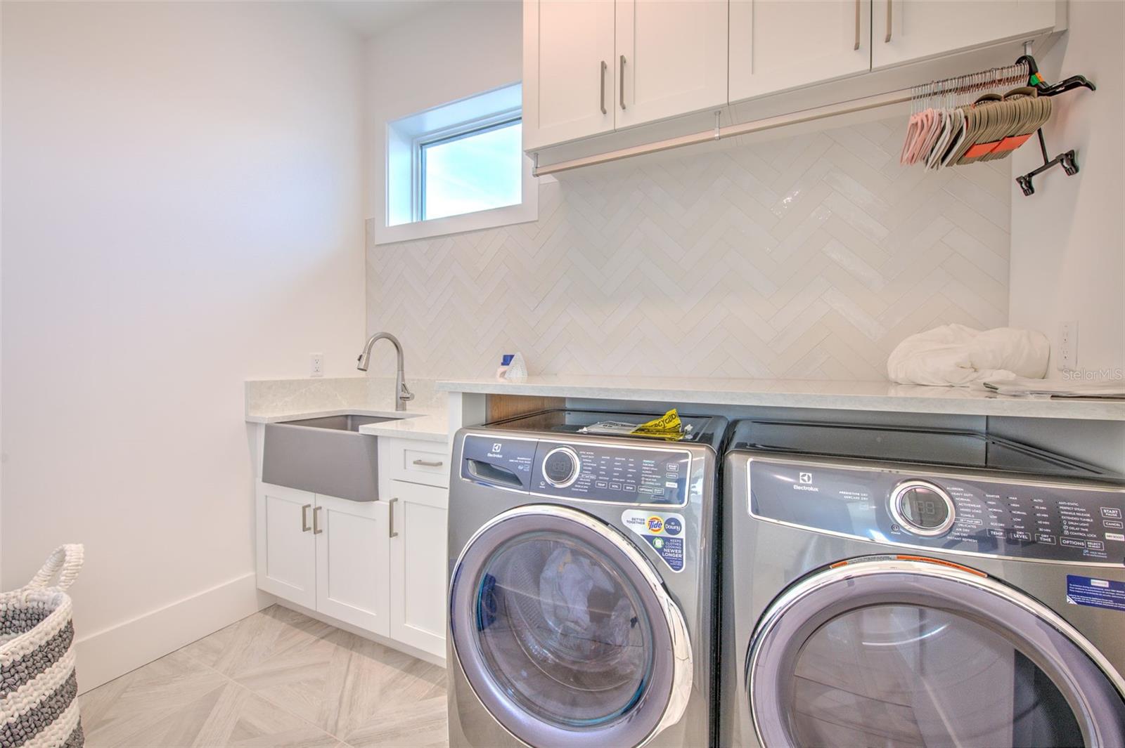 SUNSET PARK - Residential