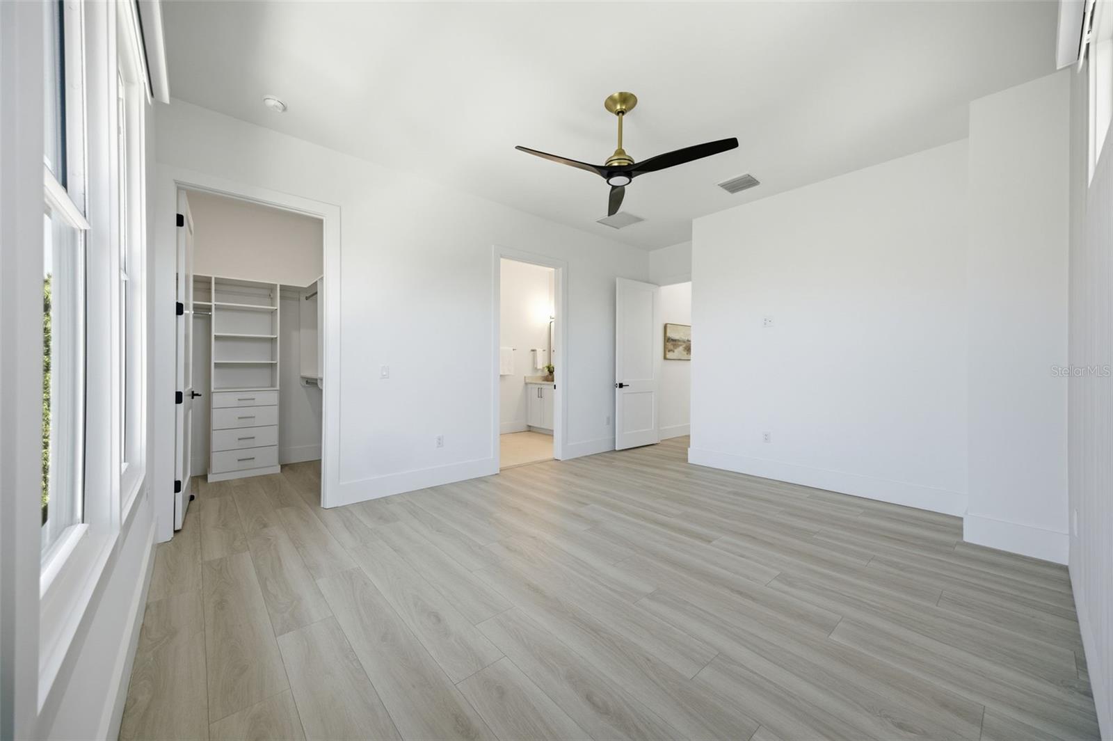 SUNSET PARK - Residential