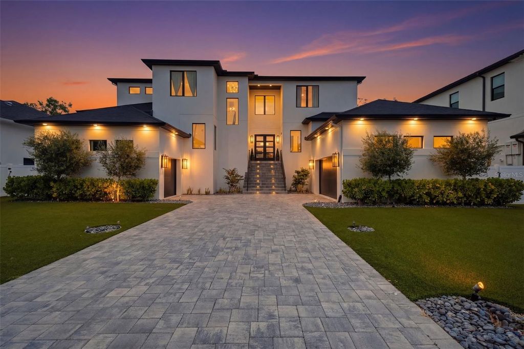 Photo of 4815 W Sunset Boulevard, Tampa, FL 33629 (MLS # TB8456819)