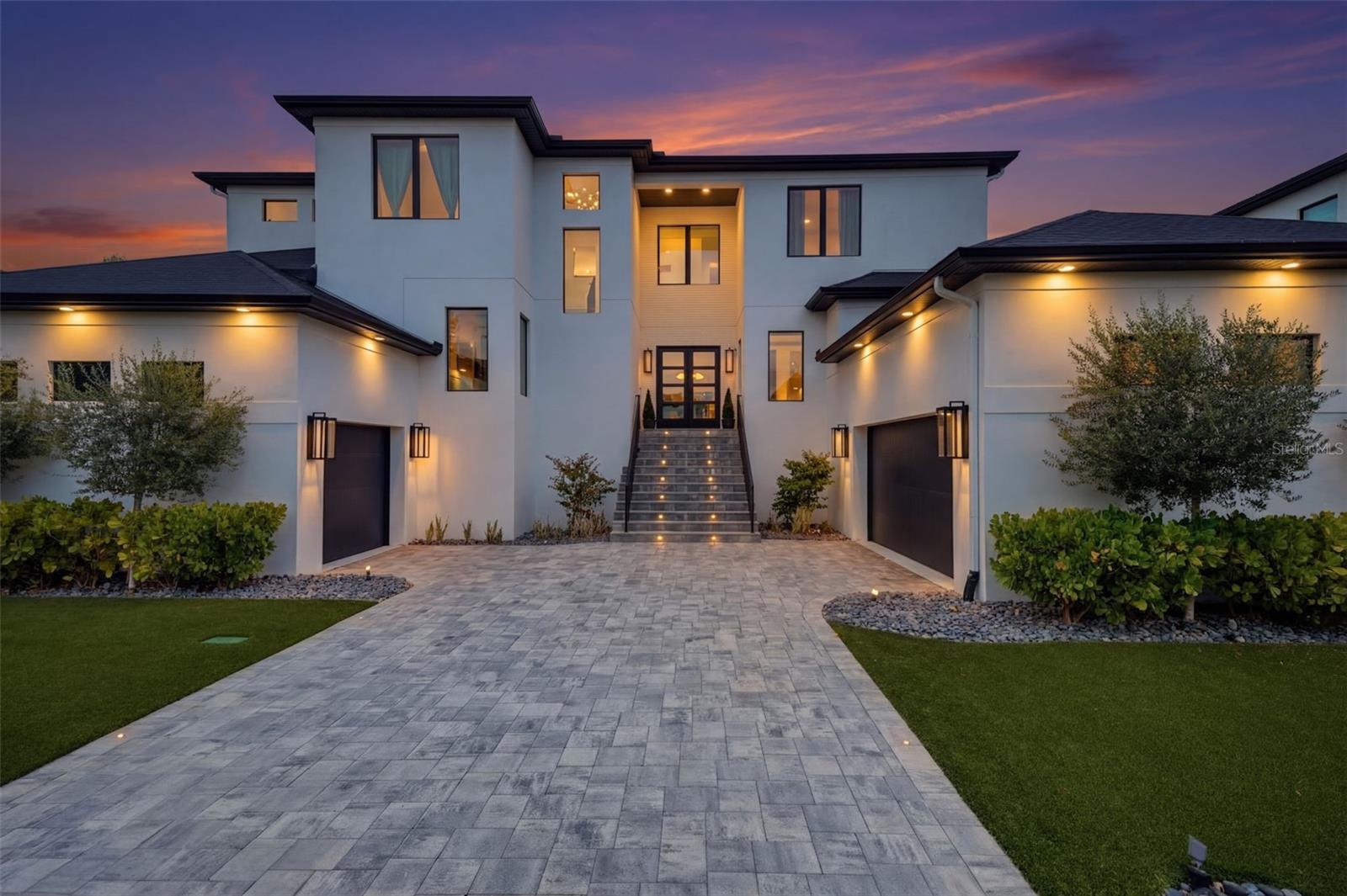 4815 W SUNSET BOULEVARD