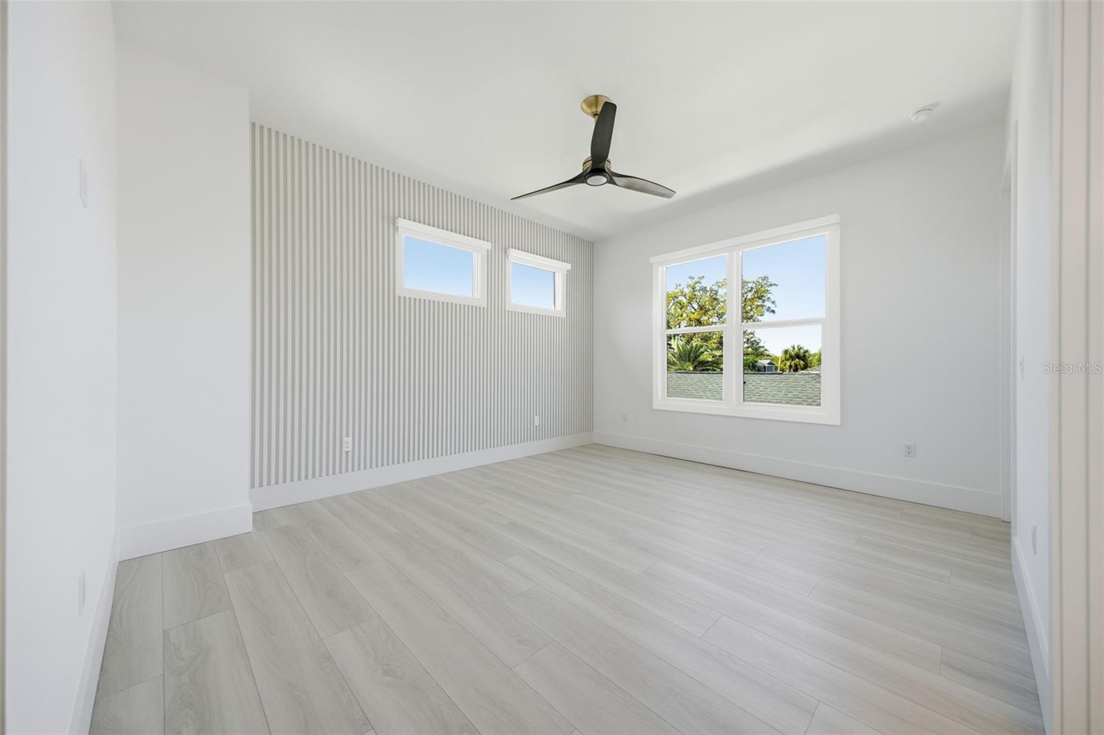 SUNSET PARK - Residential