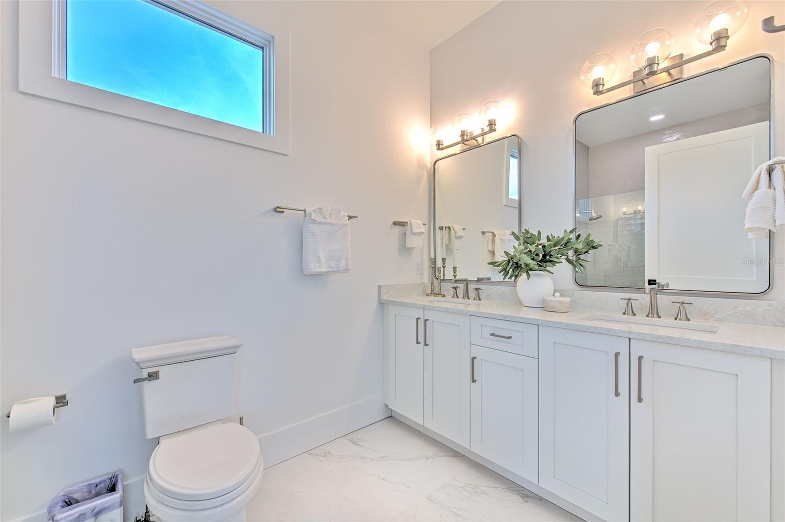 SUNSET PARK - Residential