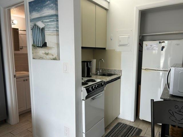 908 VILLAS DRIVE 68