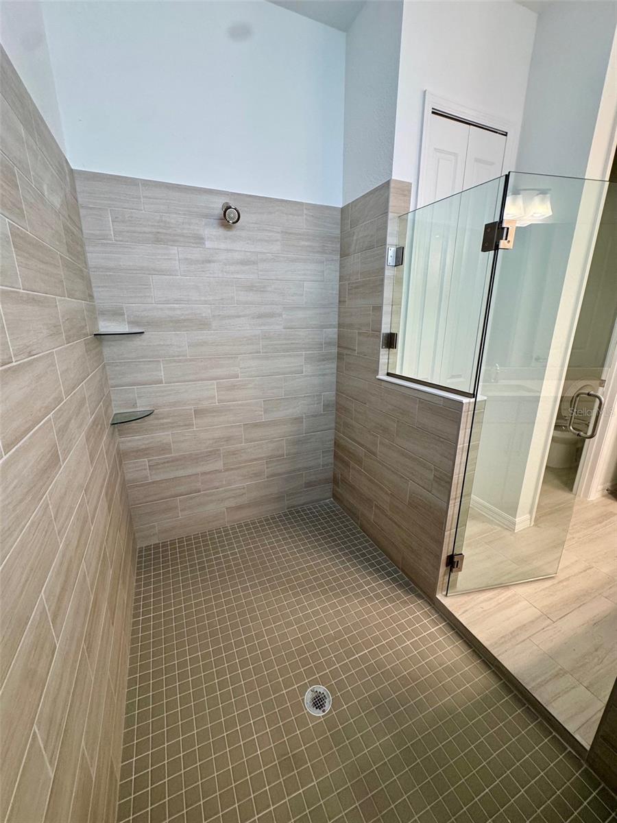 CALUSA COUNTRY CLUB - Residential