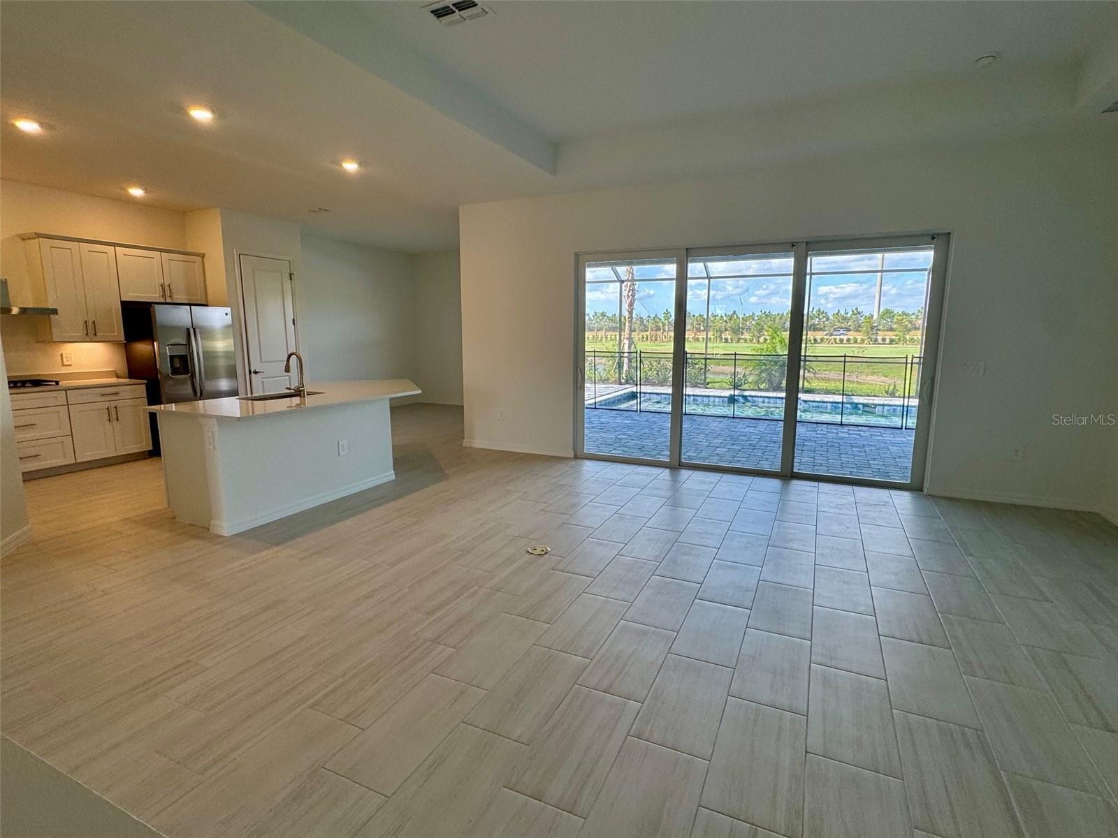 CALUSA COUNTRY CLUB - Residential