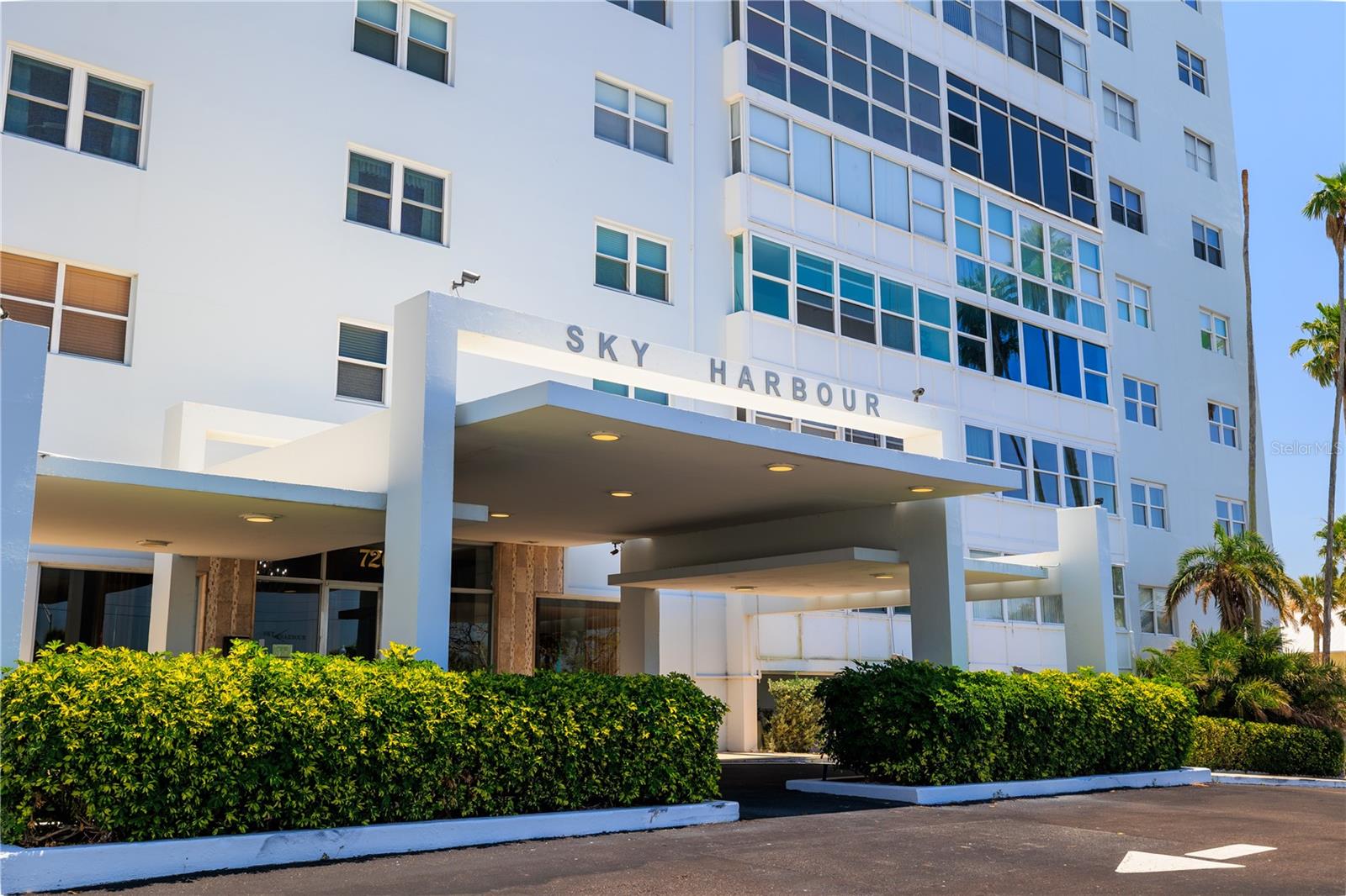 7200 SUNSHINE SKYWAY LANE S 4B