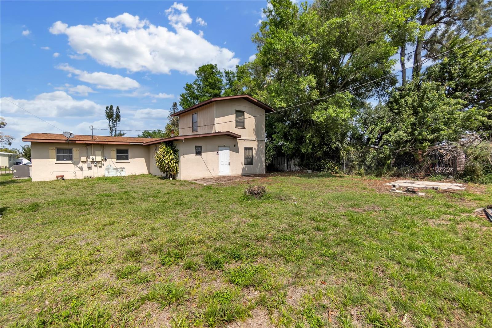 VOGELSANGS BRASOTA MANOR - Residential