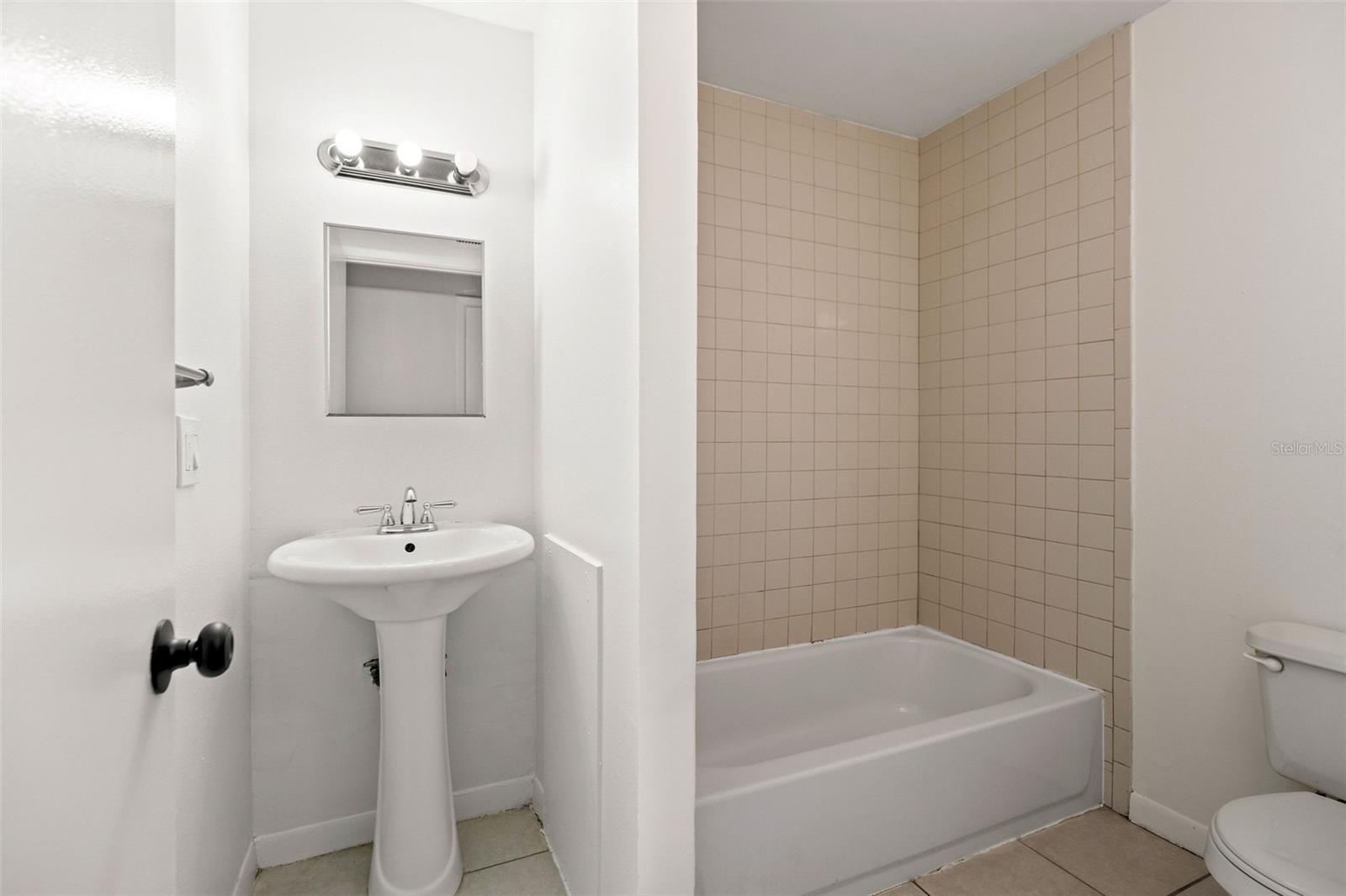 ARDMORE PLACE REP - Residential Lease