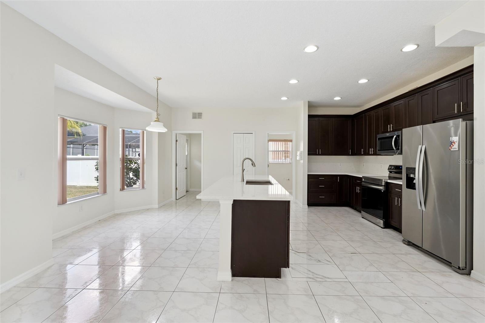 PRAIRIE LAKE VILLAGE PH 04 - Residential