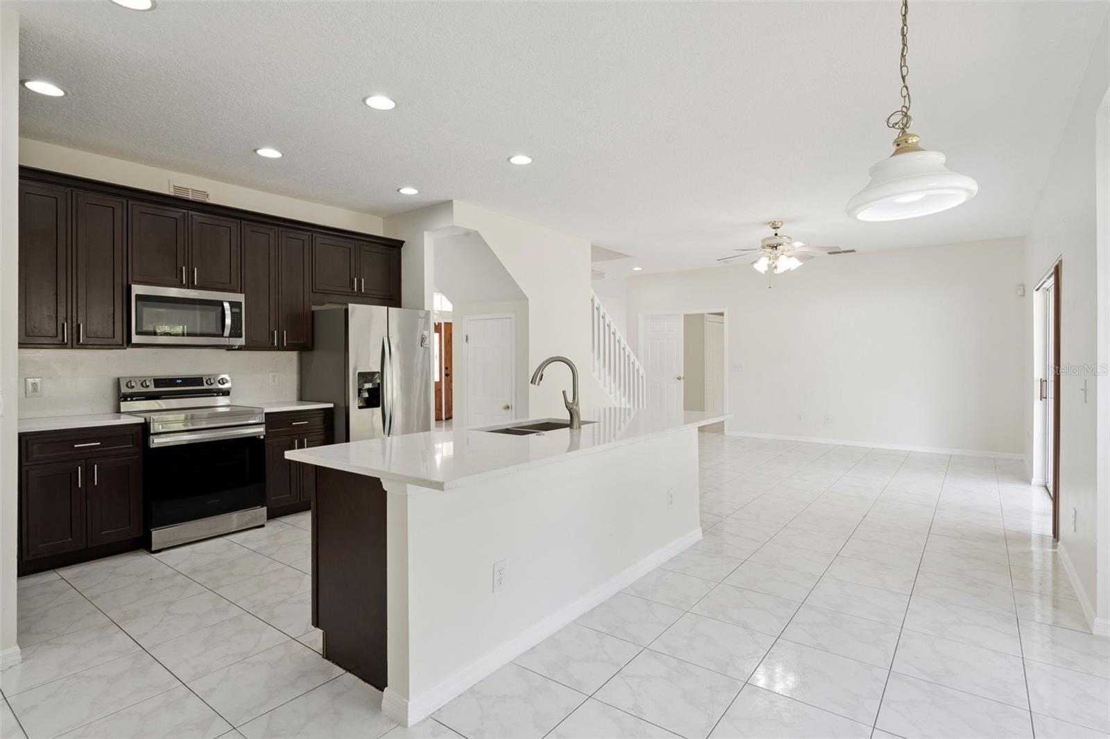 PRAIRIE LAKE VILLAGE PH 04 - Residential