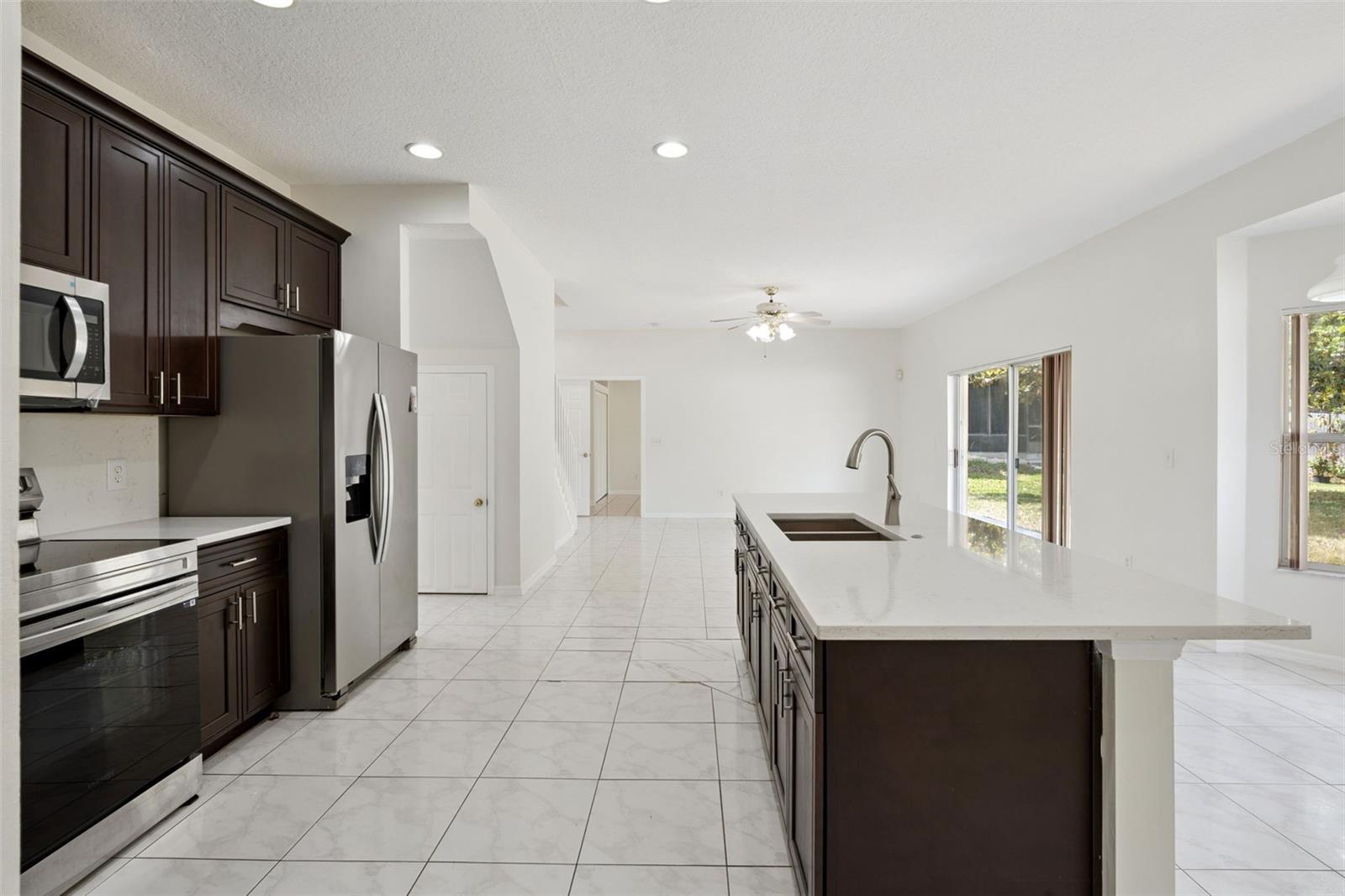 PRAIRIE LAKE VILLAGE PH 04 - Residential